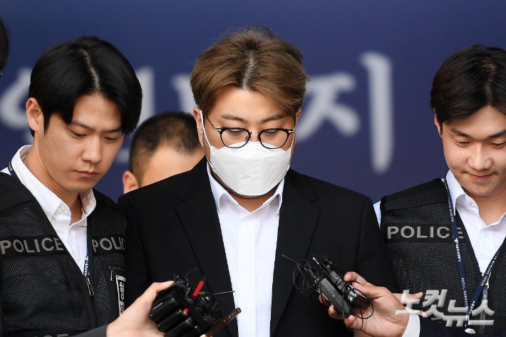 [정보/소식] '음주 뺑소니' 복역 김호중, 가석방 심사 대상•••팬들 '5억' 기부 | 인스티즈