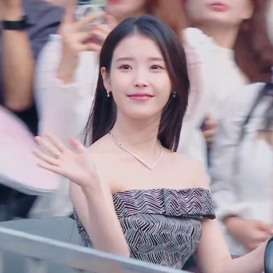 [잡담] 오늘자 아이유 완전 강아디... | 인스티즈