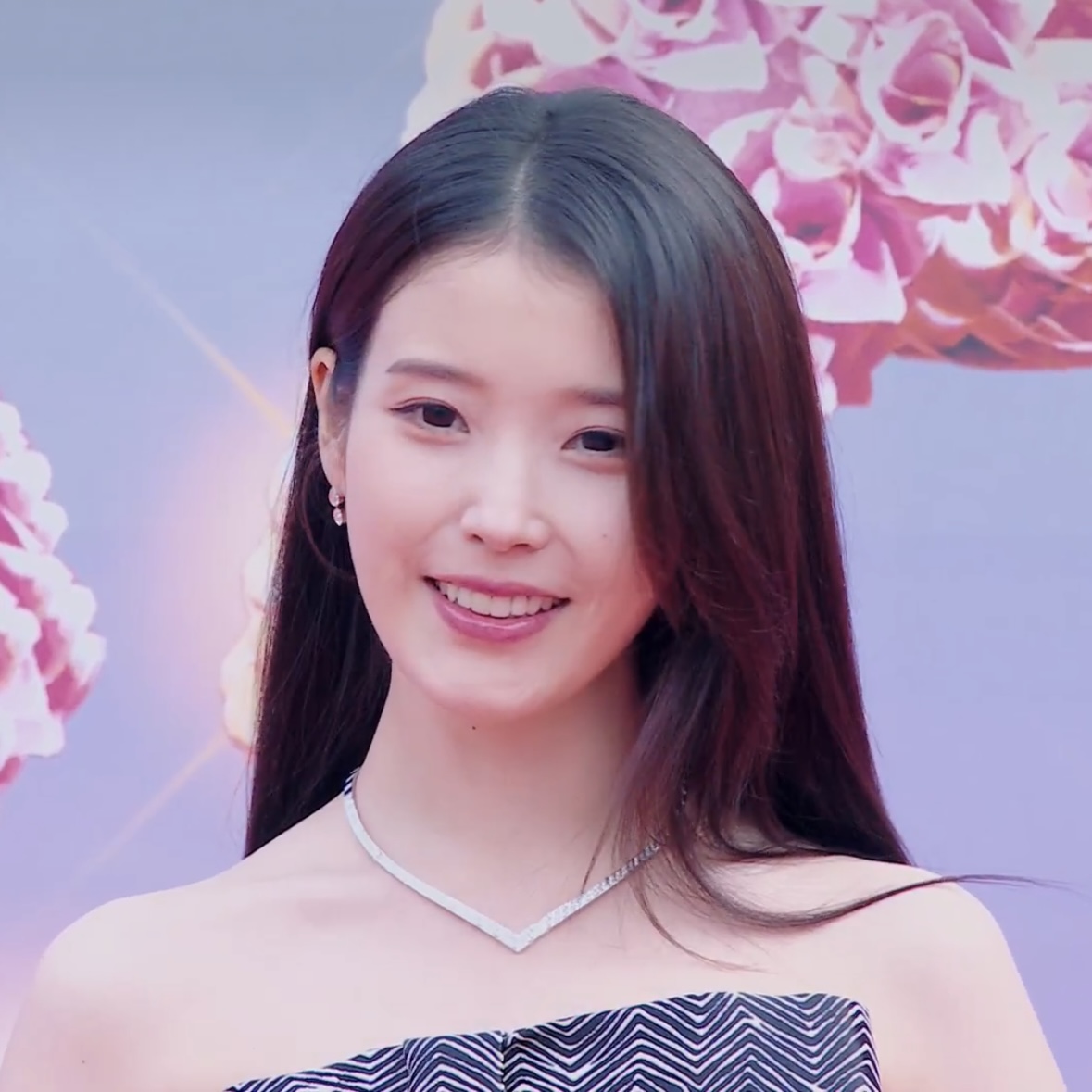 [잡담] 오 아이유 생머리다 | 인스티즈