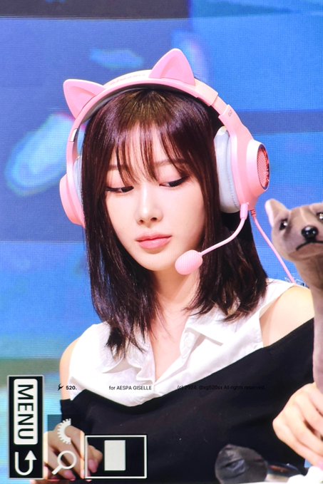 [잡담] 아니 지젤 팬싸 사진 보다가 | 인스티즈