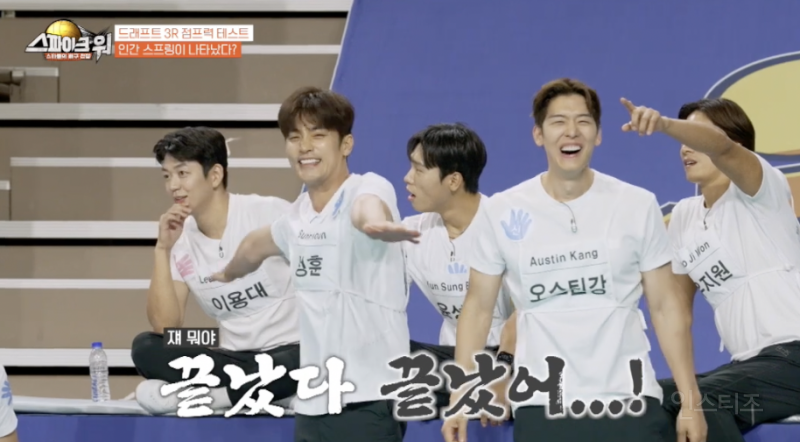 3m25cm 높이를 그냥 뛰어버리는 아이돌 .jpgif | 인스티즈