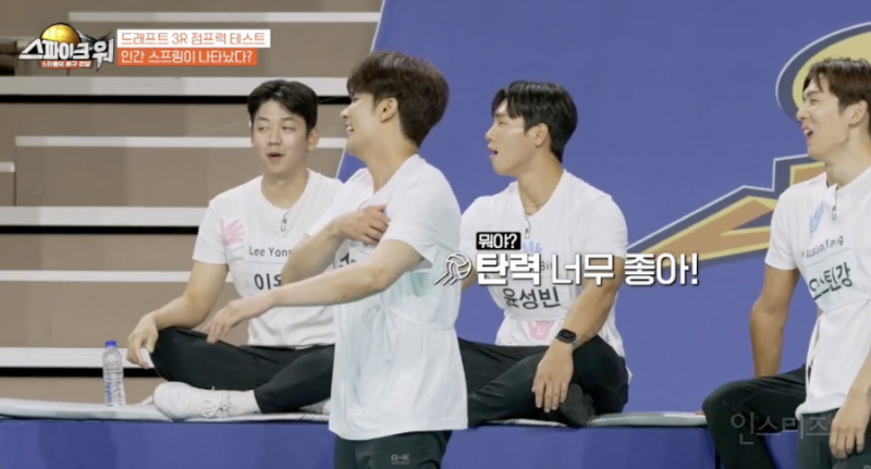 3m25cm 높이를 그냥 뛰어버리는 아이돌 .jpgif | 인스티즈