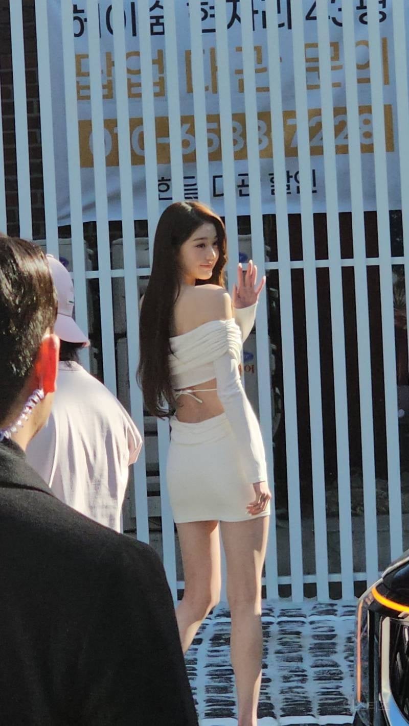어제자 성수 메디큐브 포토콜 참석한 아이브 장원영 폰카짤 jpg | 인스티즈