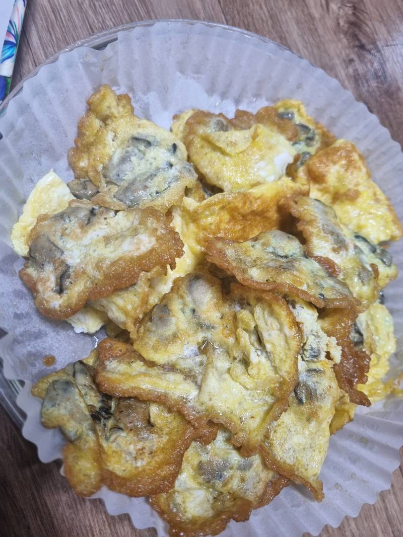 [잡담] 굴전 계속 먹으니깐 느끼하네 | 인스티즈