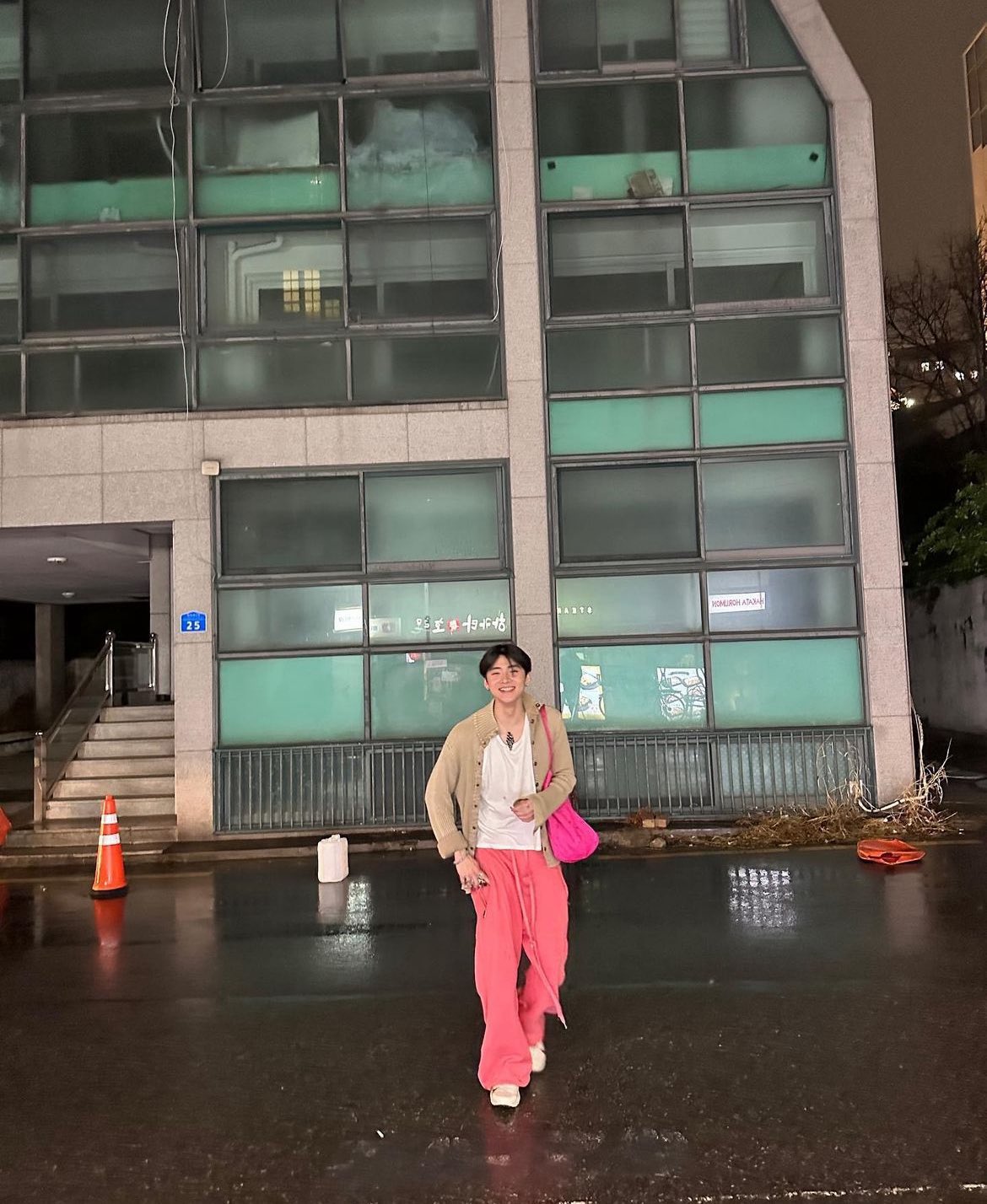 [잡담] 상원이 핑크색 좋이하는거 너무 귀여워... | 인스티즈