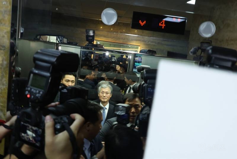 조희대 대법원장, 현직 최초 입건…언론은 침묵 중 | 인스티즈