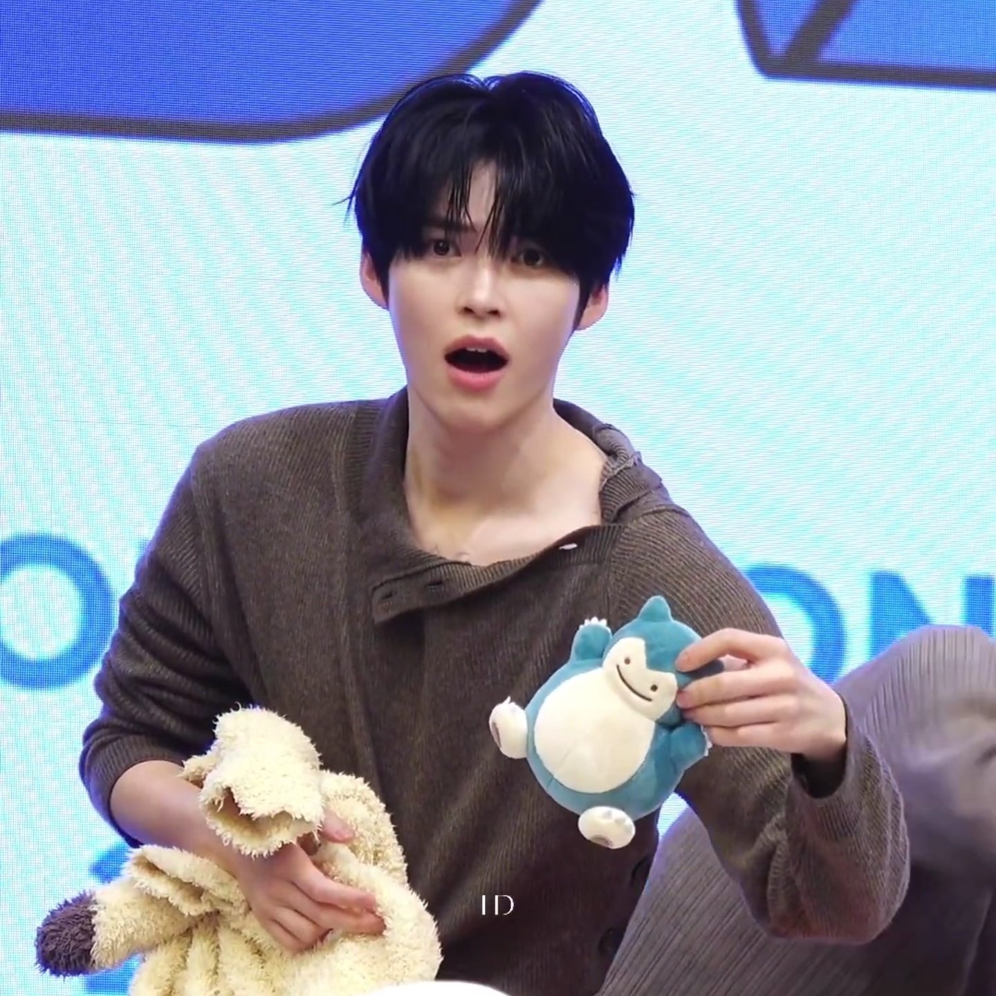 [잡담] 아 성한빈 인형 귀여워 하는거 봐ㅋㅋㅋㅋㅋ | 인스티즈