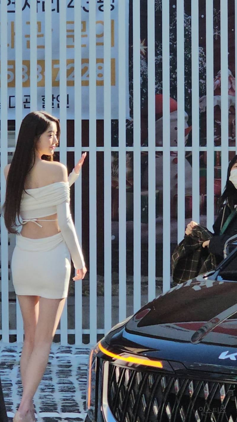 어제자 성수 메디큐브 포토콜 참석한 아이브 장원영 폰카짤 jpg | 인스티즈