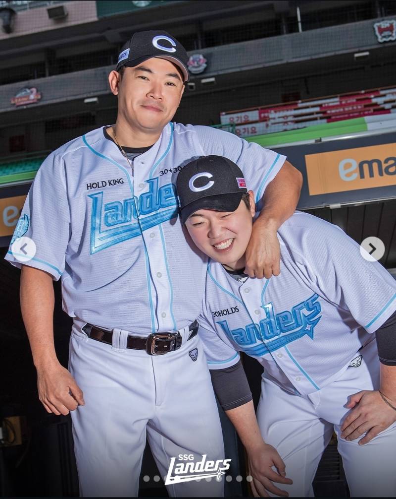 [잡담] 사진 ㄹㅇ 잘 나온 이로운 노경은 30홀드 듀오 유니폼 화보 | 인스티즈