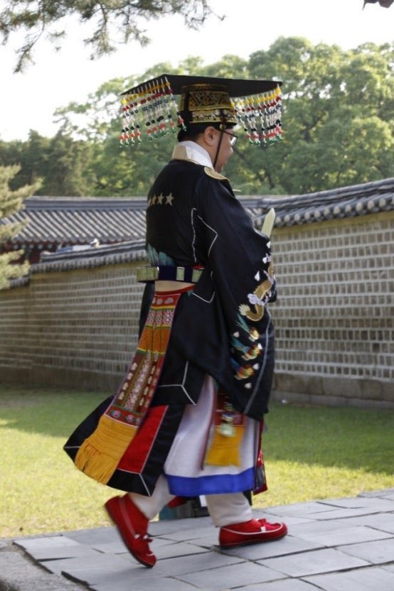[잡담] 변우석) 혼례복보니까 재례복 진짜 가능하겠는데 | 인스티즈