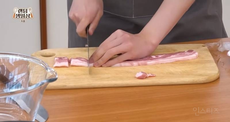 비주얼 좋은데 요리도 잘하는 남돌.jpg | 인스티즈