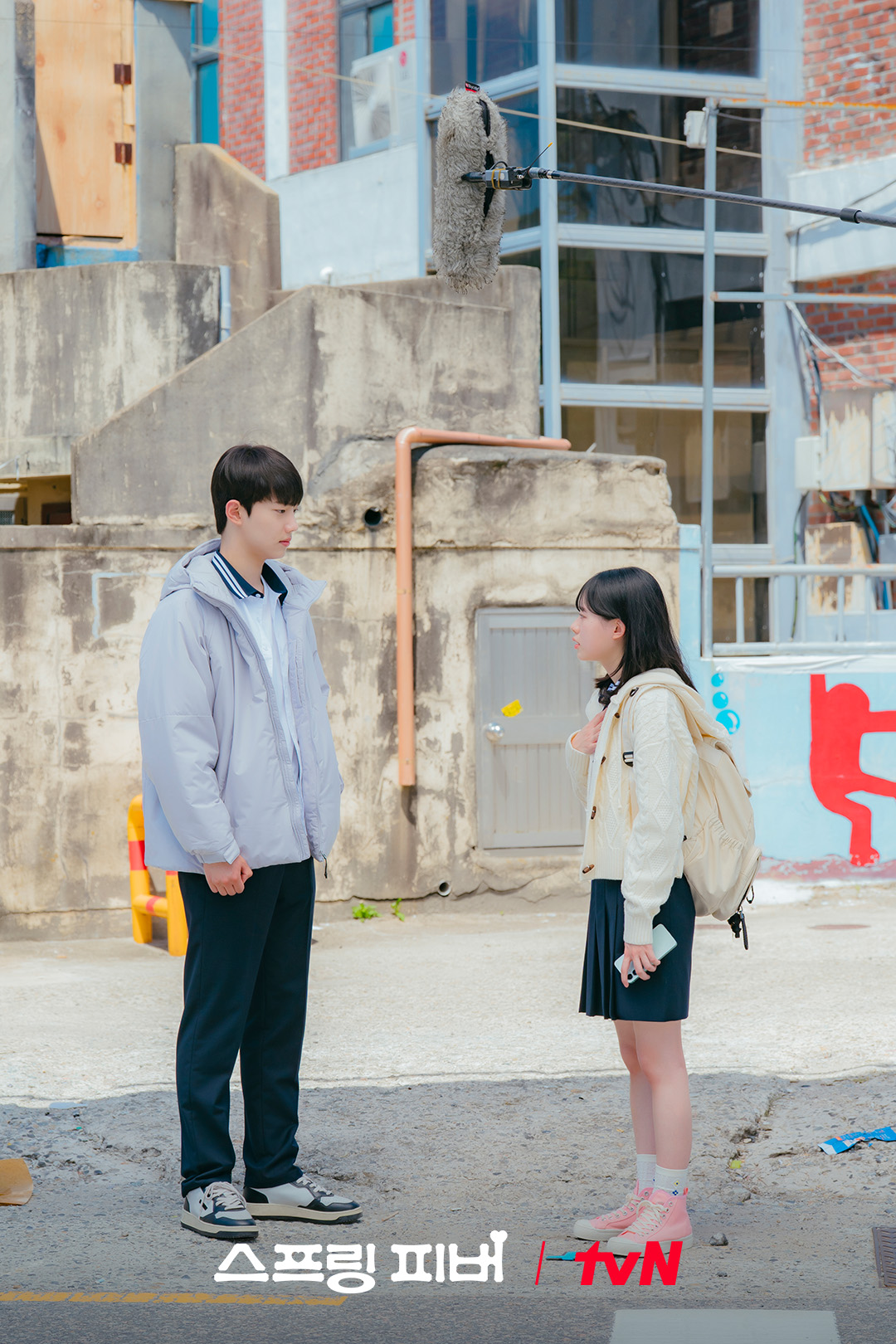 [잡담] 스프링피버) 신수고 전교 1등이자 재규의 하나뿐인 조카 '선한결'만년 2등이자 한결의 하나뿐인 안티팬 '최세진'📚1등 자리를 두고 싸웠다가⚡ 또 설렜다가💓조준영X이재인 풋풋 로맨스에 잇몸 만개할 준비 완료🤭 | 인스티즈