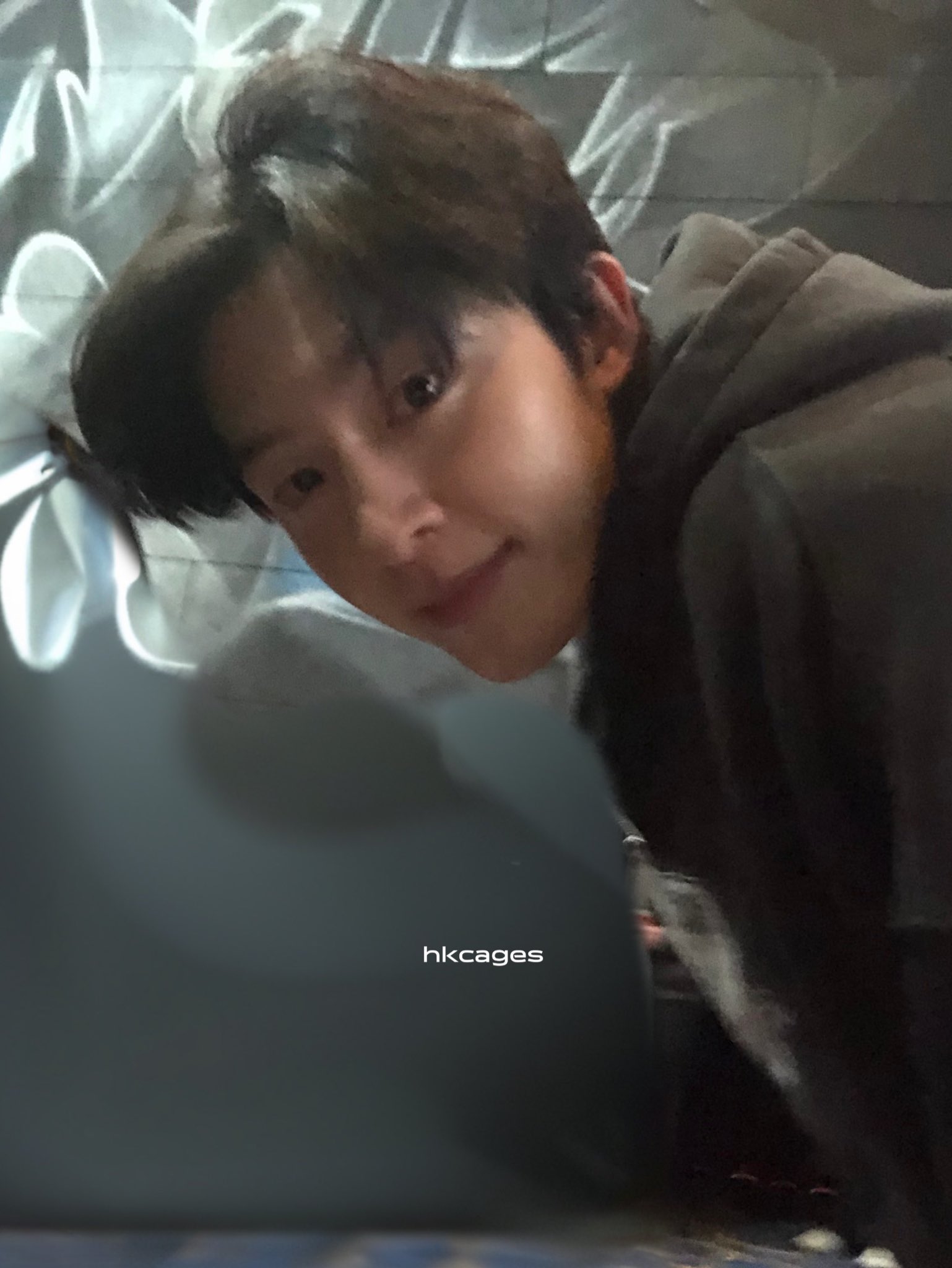 [잡담] 홍경 무대인사 사진 왜케 잘생김 | 인스티즈