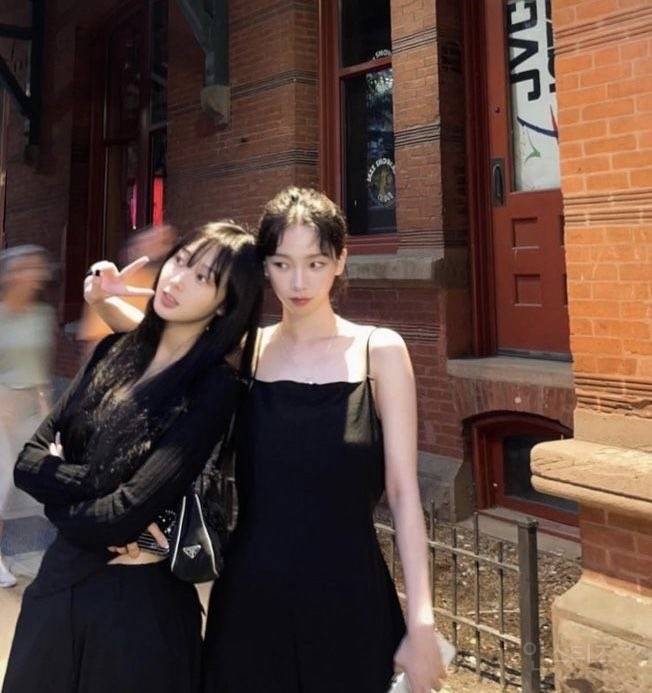 느낌 좋은 에스파 아우디즈(에스파 카리나&지젤) 길거리 샷.jpg | 인스티즈