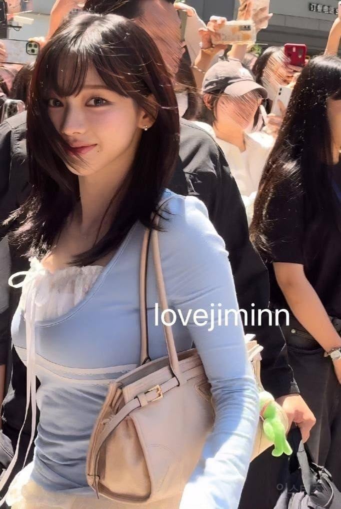 실물 느낌 나는 에스파 카리나 폰카짤.jpg | 인스티즈