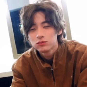[잡담] 앤톤 입꼬리가 볼수록 신기하고 예뻐 | 인스티즈