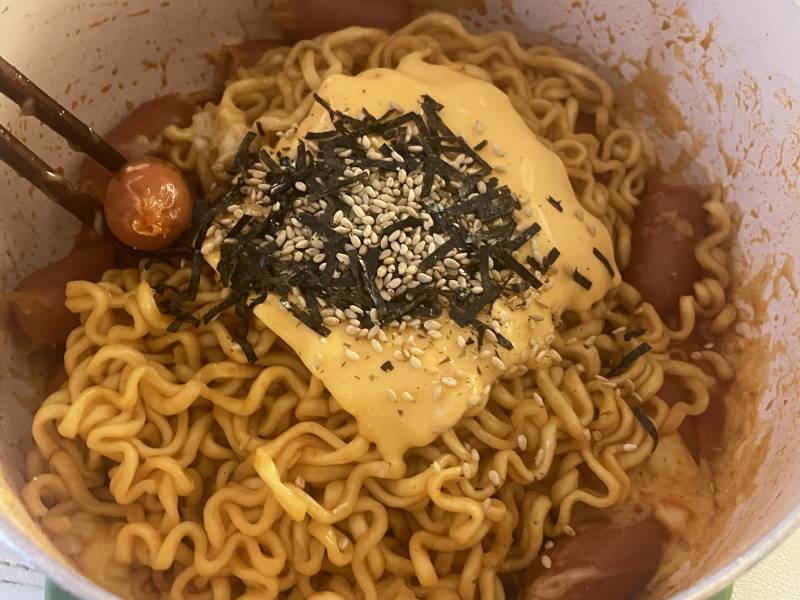 [잡담] 아 환연보다가 불닭에 치즈 개땡겨서 갑자기끓여바림 | 인스티즈