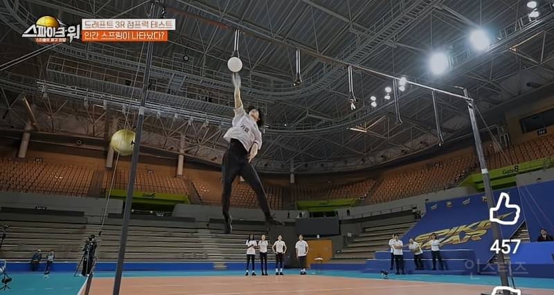이게 되나싶은 배구 선출의 3m25cm 강스파이크.jpg | 인스티즈