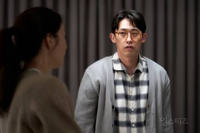 '슈가' 민진웅, 최지우 남편 변신...현실 아빠로 뜨거운 가족애 선사 | 인스티즈