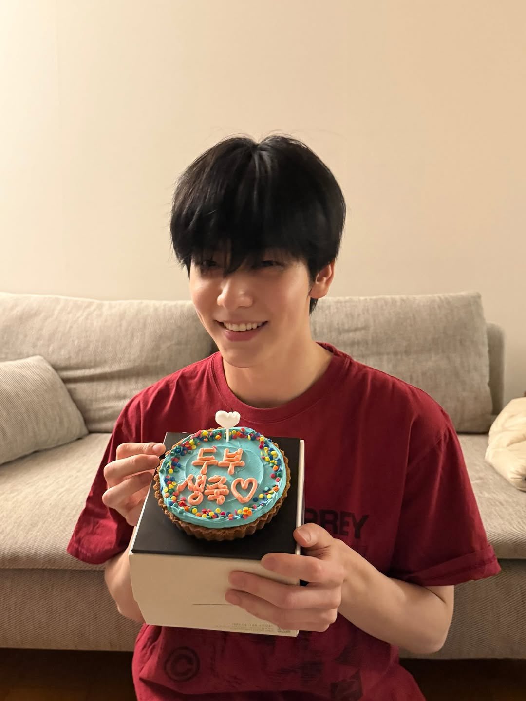 [잡담] 수빈이 친구들도 왜케 뽀짝하지ㅋㅋ 수빈이보고 두부 하는 것도 귀엽고 | 인스티즈