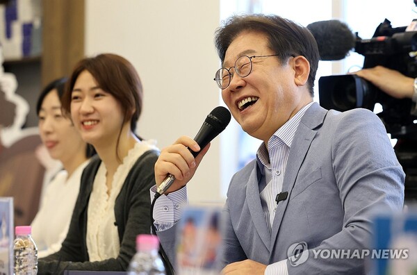 [정보/소식] 이재명, 웹툰작가 면전서 망언 "불법 사이트가 홍보에 도움" | 인스티즈