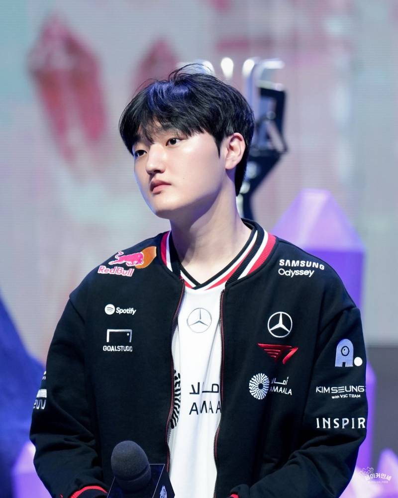 [잡담] 수환이 피부가 되게 좋은거같음 | 인스티즈