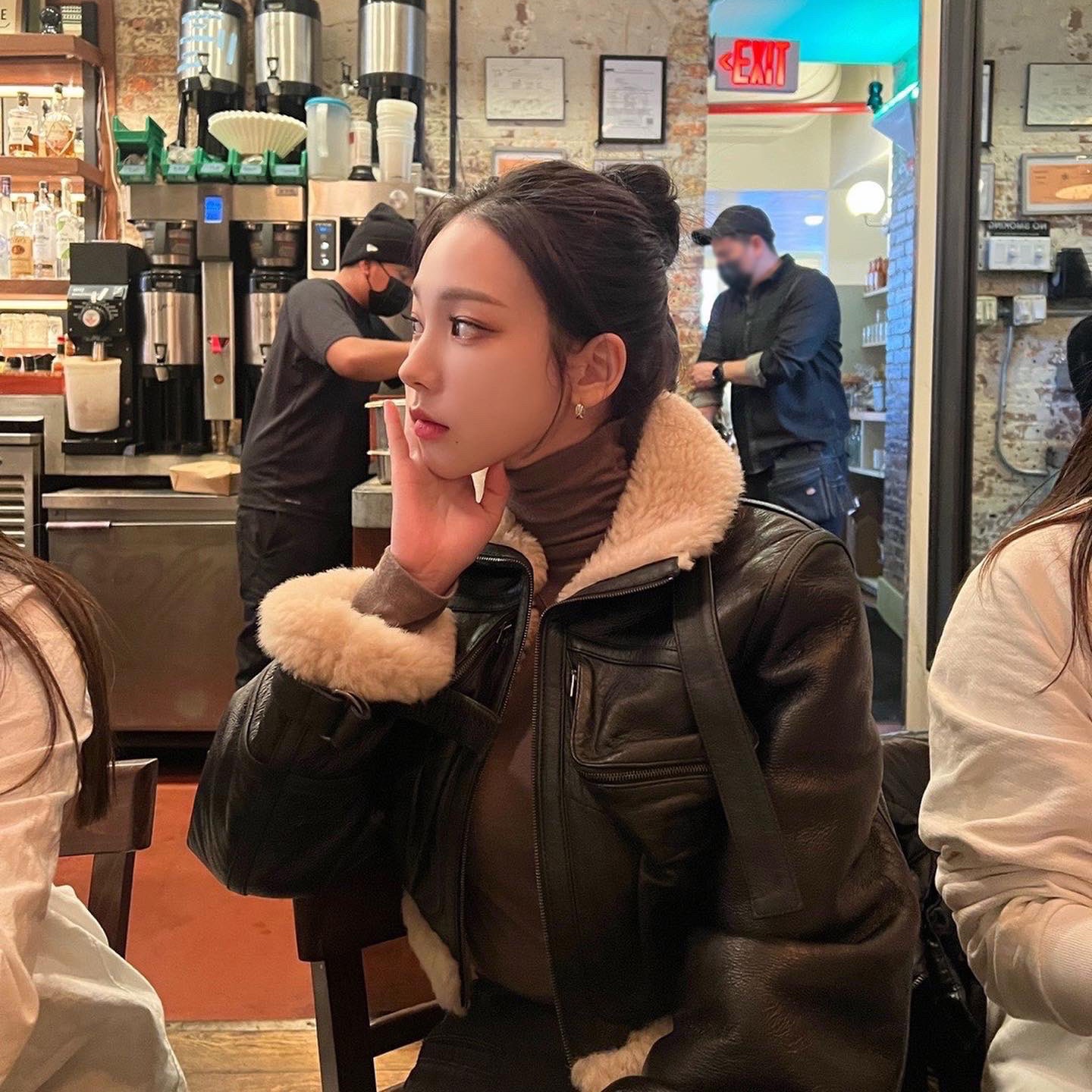 [잡담] 갑자기 보고싶어서 다시 꺼내보는 파리 카리나 | 인스티즈