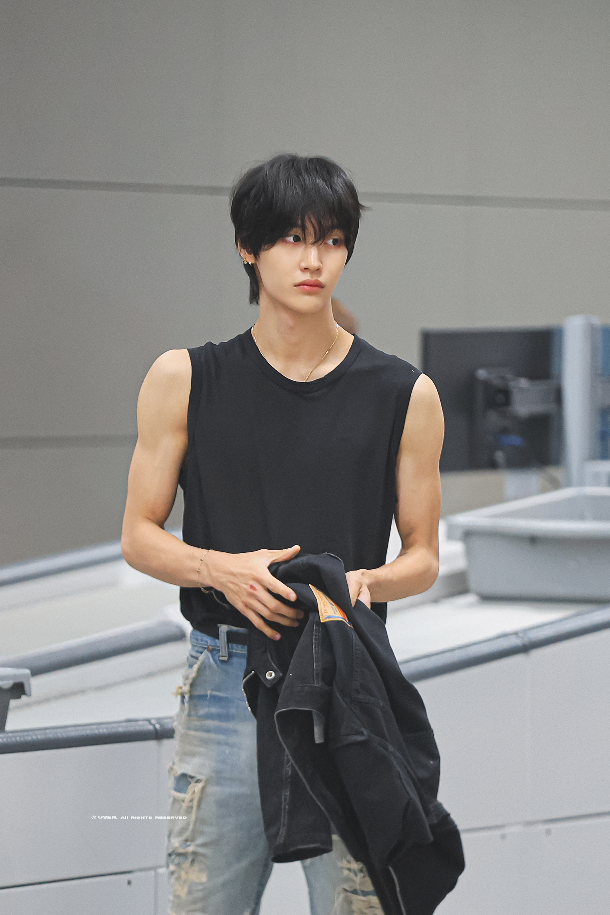 [잡담] 원빈은 어케 어깨까지 조각한거 같지 | 인스티즈