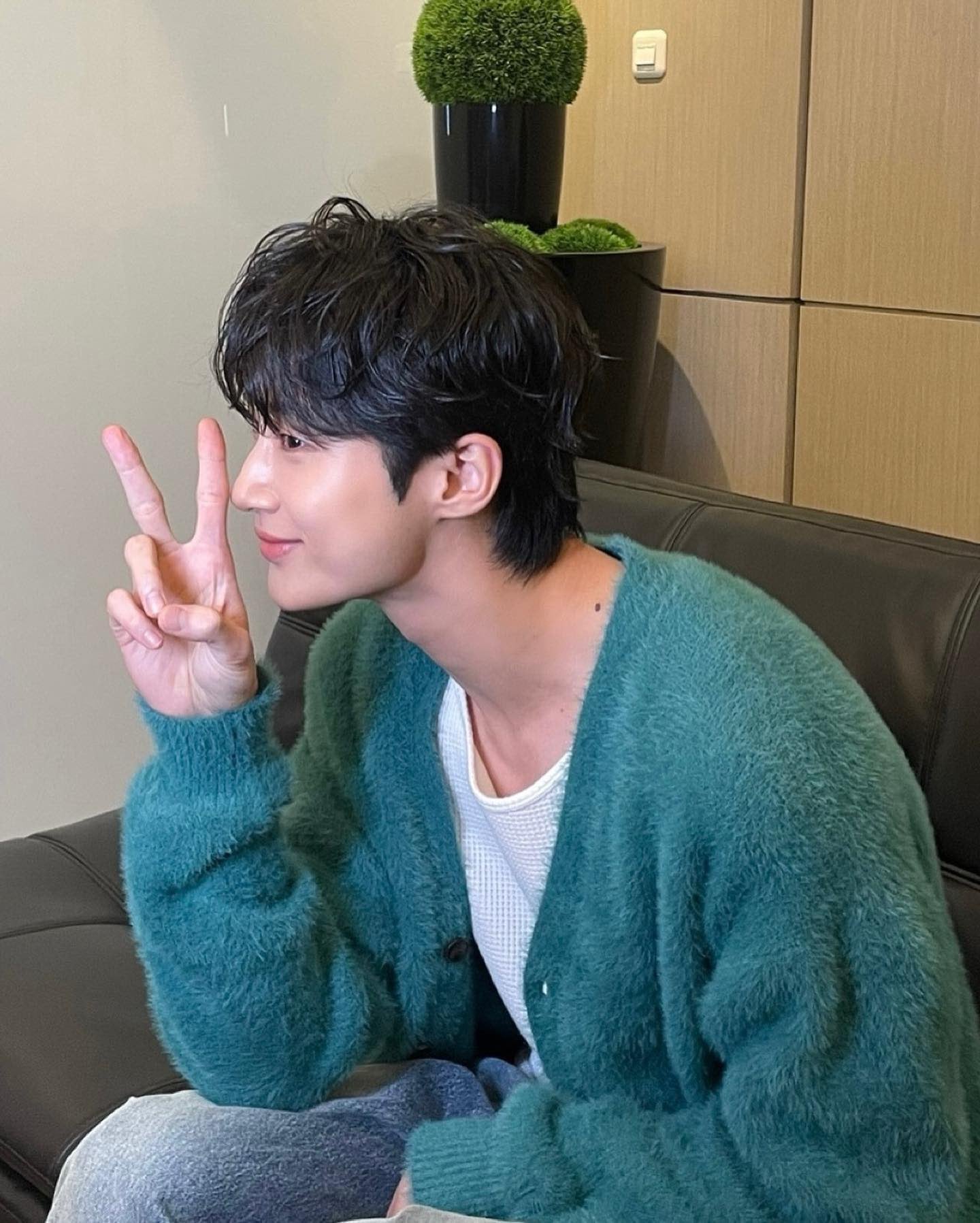 [잡담] 변우석) 빈첸시오 신부님 잠깐 본체 자아 나오셨는데? | 인스티즈