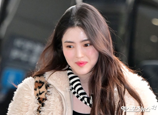 [잡담] 251213 한소희 상하이 출국 기사사진 | 인스티즈