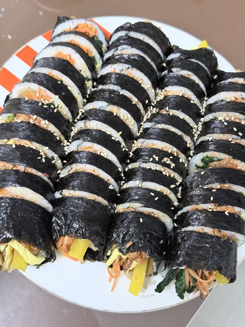 [잡담] 김천 김밥쓰니 오늘도 또 .... 오랜만에 또 ..... | 인스티즈