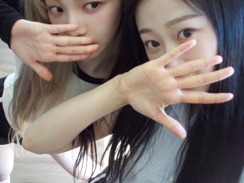 [잡담] 2만 알티 탄 에스파 카리나&지젤 MZ 셀카 | 인스티즈