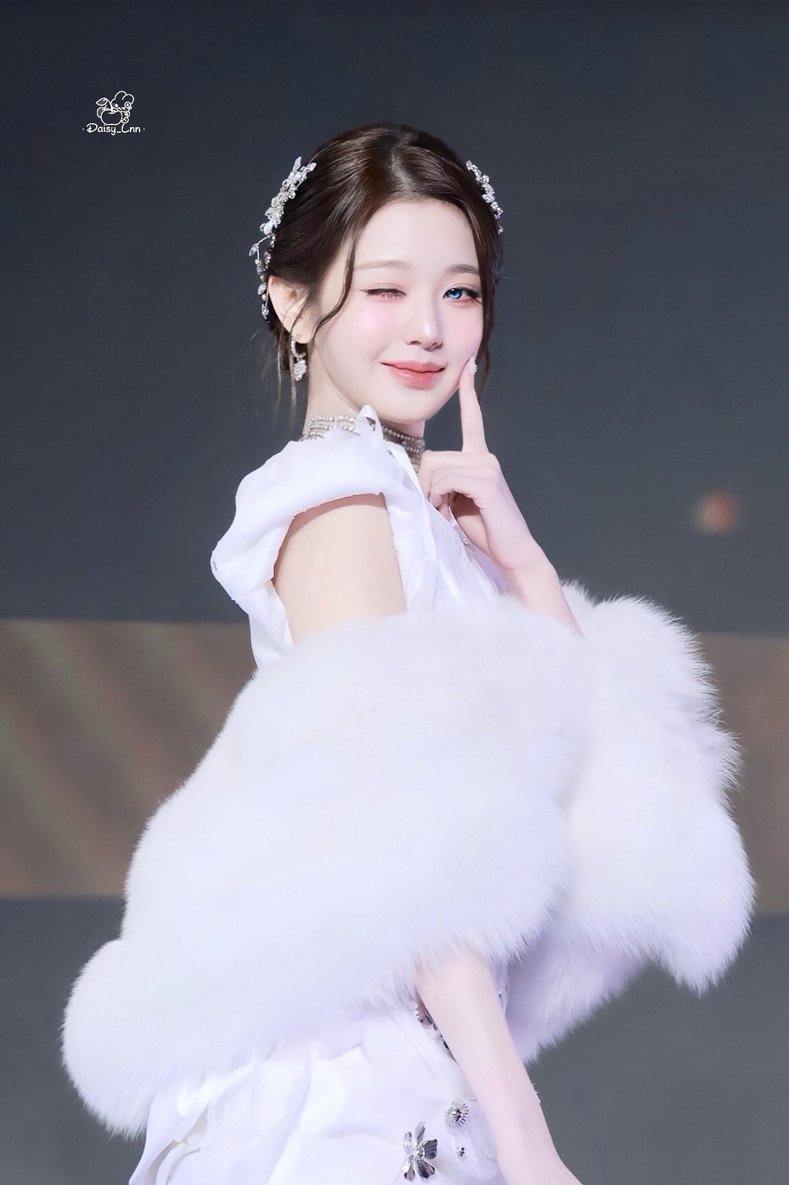 [잡담] 251214 장원영 일본 뮤직뱅크 글로벌 페스티벌 사진들 | 인스티즈