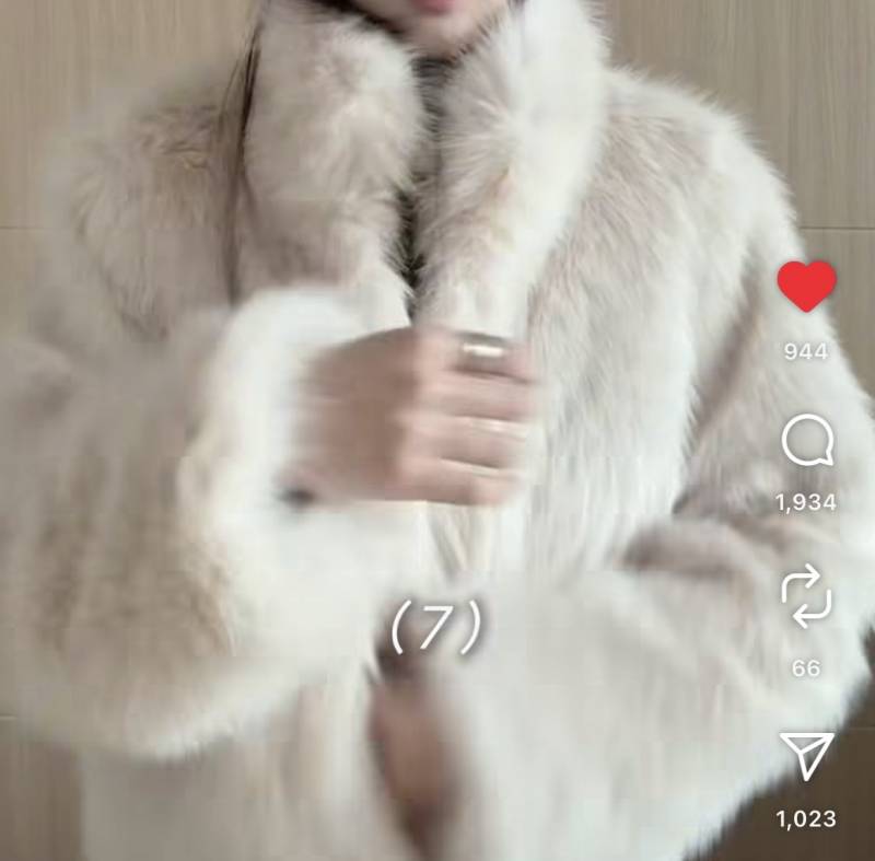 [잡담] 퍼자켓 색깔 골라줄 사람.....넘 고민됨😱 | 인스티즈