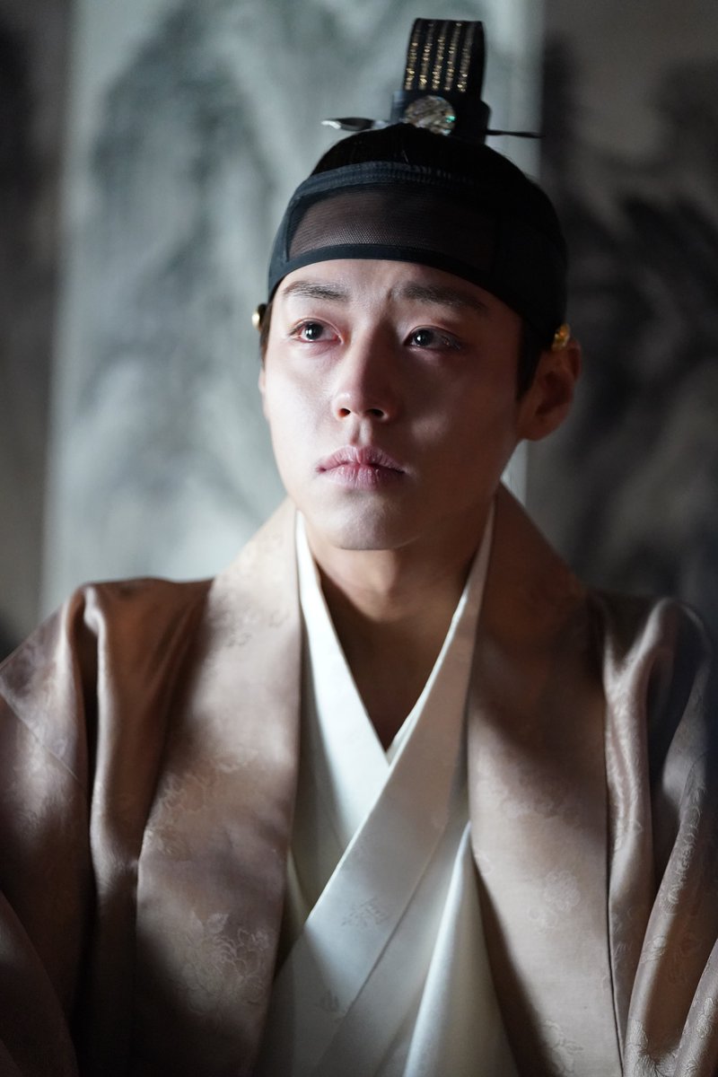 [잡담] 그니까 이준혁이 박지훈 지켜주는 역할로 나온다라는 거잖아... | 인스티즈