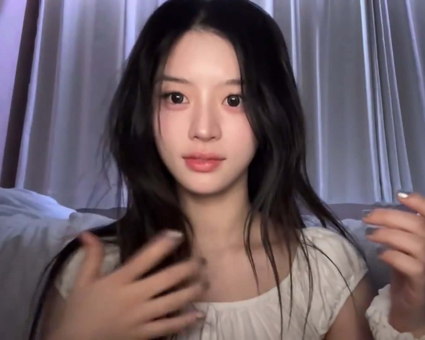[잡담] 난 요즘 여돌 중에 아일릿 민주가 젤 예쁘니 같어 | 인스티즈