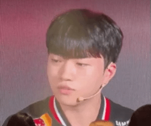 [잡담] 오늘 팬미팅에서 수환이랑 함께 한 소감 묻자 민석이 표정.gif | 인스티즈