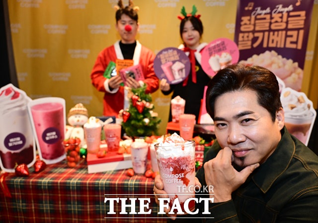 [잡담] 컴포즈커피와 가수 김조한의 조합 신선한데 신메뉴 출시 음원까지 나오네..."징글베리" | 인스티즈