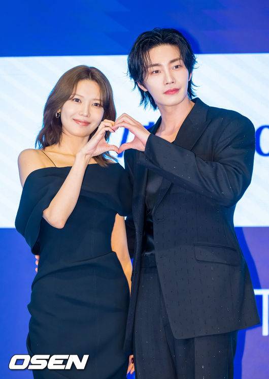 [잡담] 아이돌아이) 제작발표회 사진 최수영,김재영 | 인스티즈