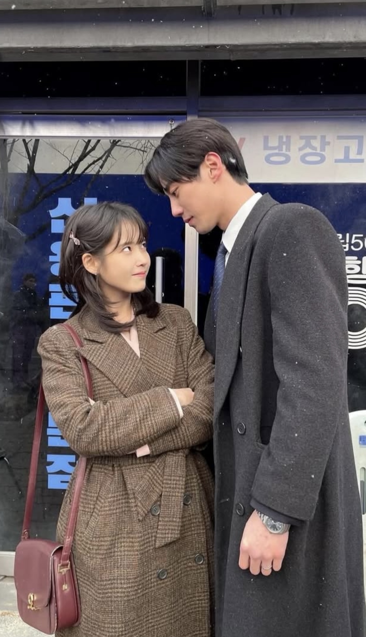 [잡담] 이준영) 이준영 유독 이 사진에서 개느좋.. 덩치는 금명이 잡아먹고계시는데 | 인스티즈