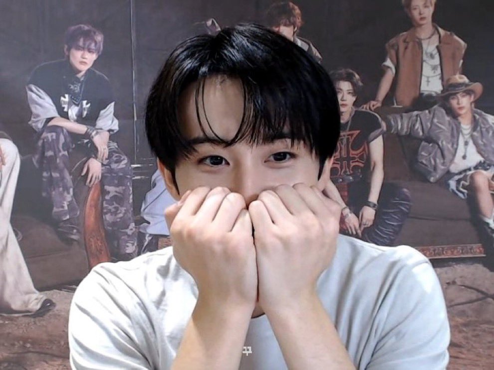 [잡담] 마크 어릴때부터 애교살 존재감 뭐야 | 인스티즈