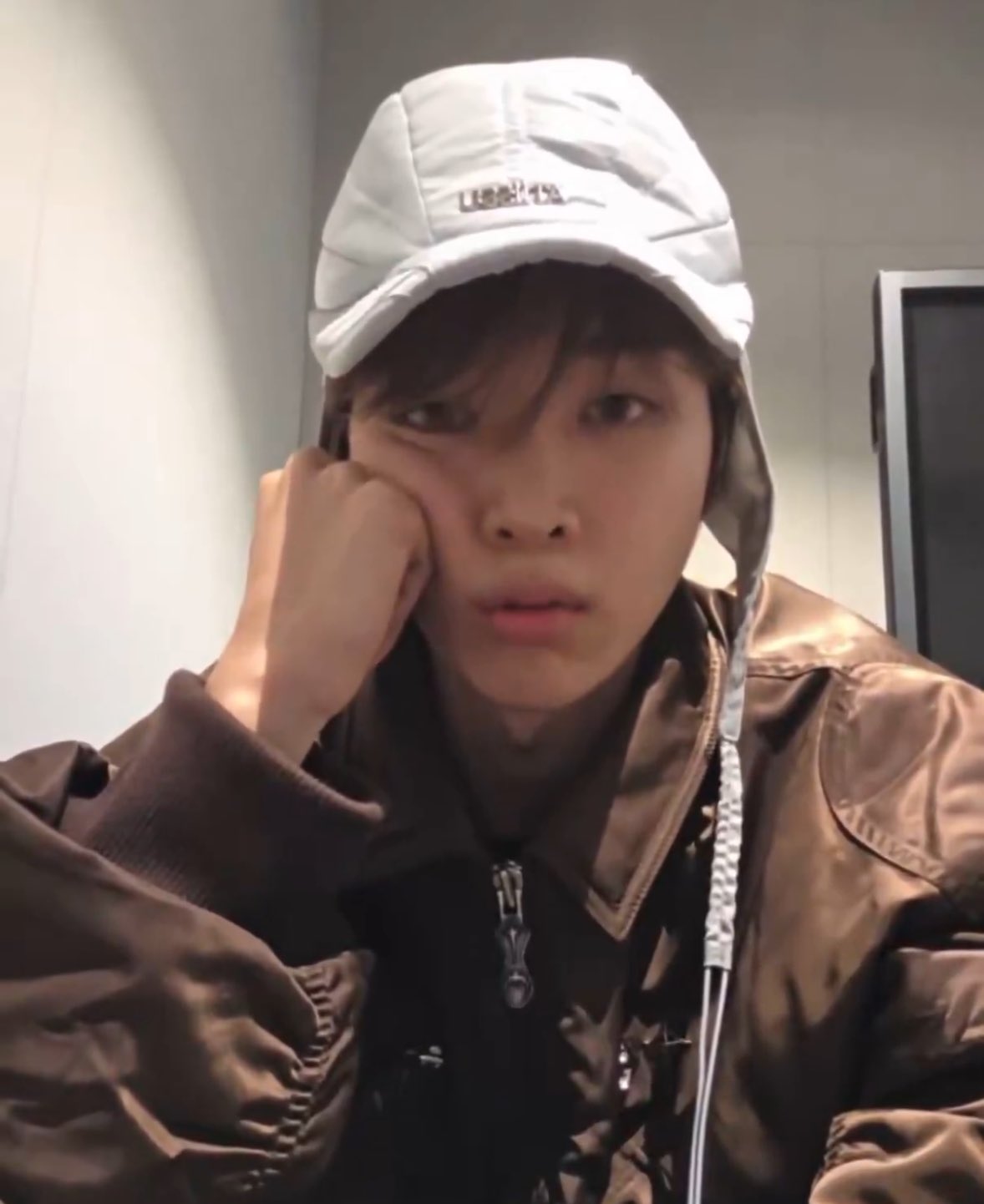 [잡담] 성찬.. 저것도 볼이라고 눌리는게..ㅋㅋ | 인스티즈