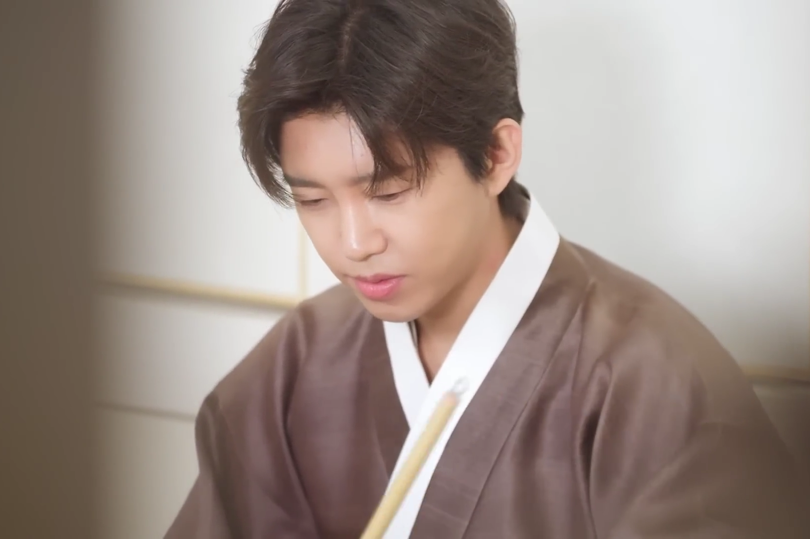 [잡담] 팬들 반응 좋은 2026 시즌그리팅 임영웅 한복 착장.jpg | 인스티즈