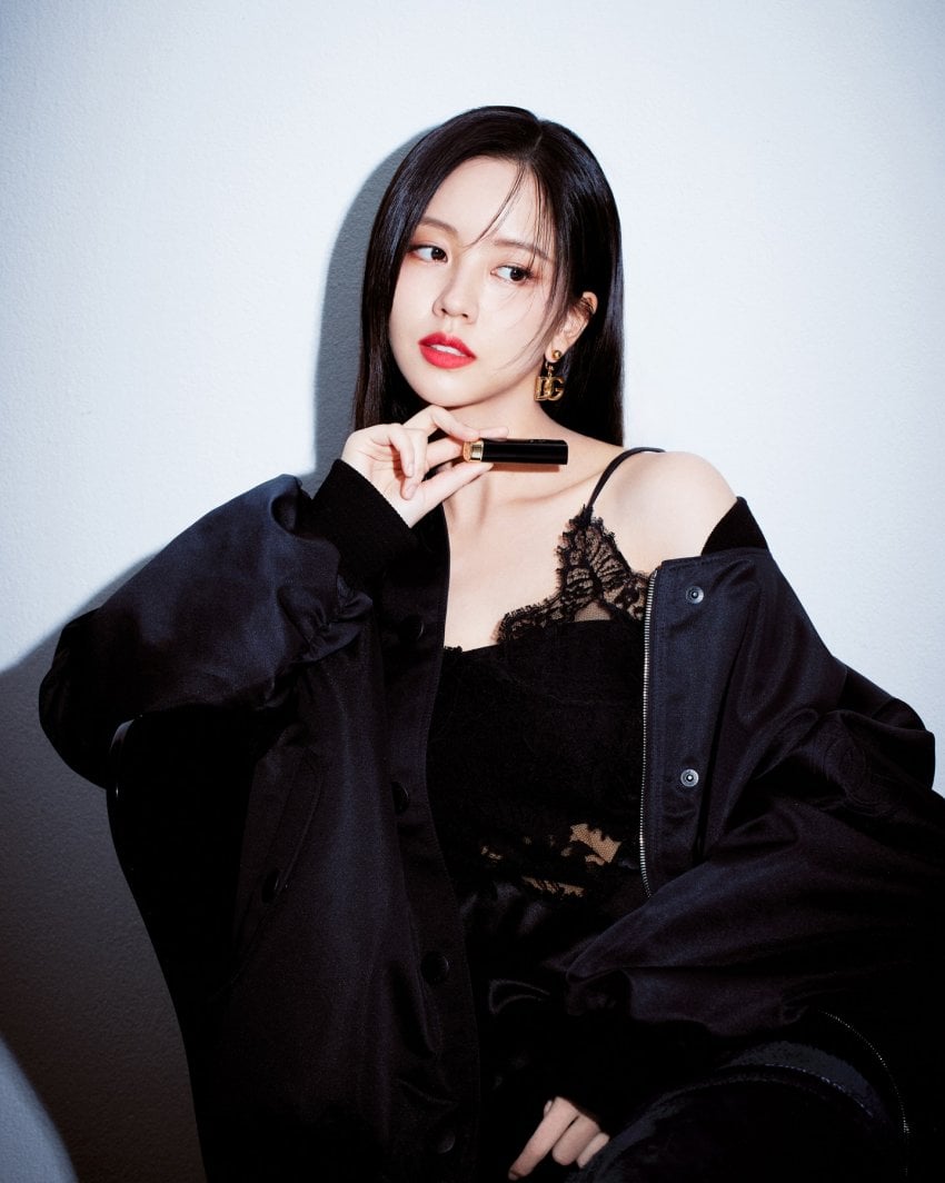 [잡담] 김소현 돌체 화보 떴는데 레드립 잘어울린다 | 인스티즈