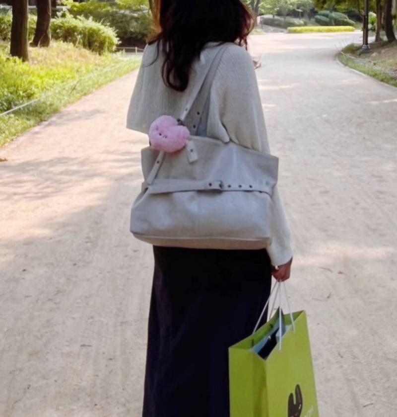 [잡담] 퇴근하고 출근백 질렀는데 이뻐서 자랑하고감.. | 인스티즈
