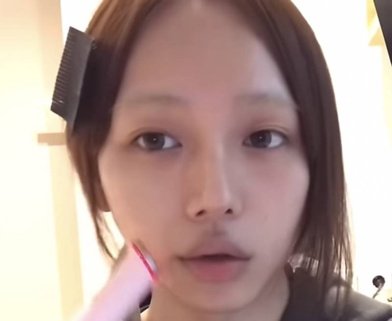 [잡담] 한주의 한주 이게 역광 조명/필터 빼고 실물에 제일 근접하게 나온 사진 같은데 | 인스티즈