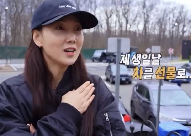 화사처럼 잘 챙겨주는 사람은 처음 봤다는 화사 스텝들 | 인스티즈