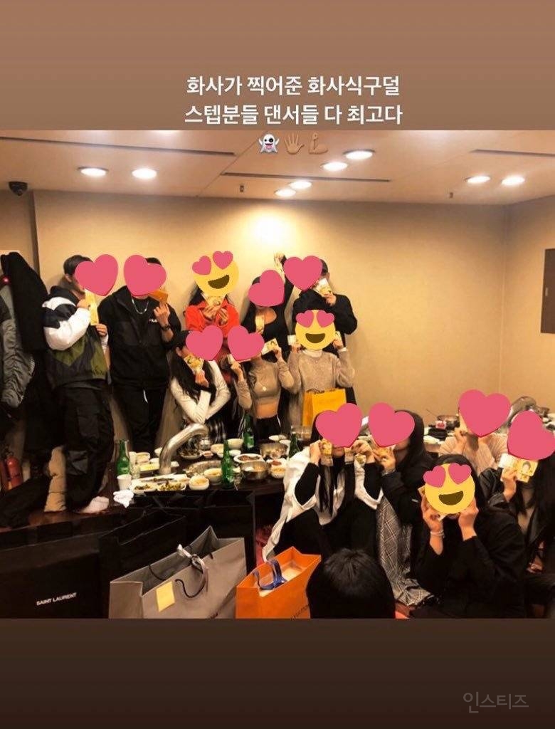 화사처럼 잘 챙겨주는 사람은 처음 봤다는 화사 스텝들 | 인스티즈