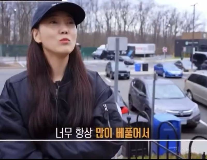 화사처럼 잘 챙겨주는 사람은 처음 봤다는 화사 스텝들 | 인스티즈