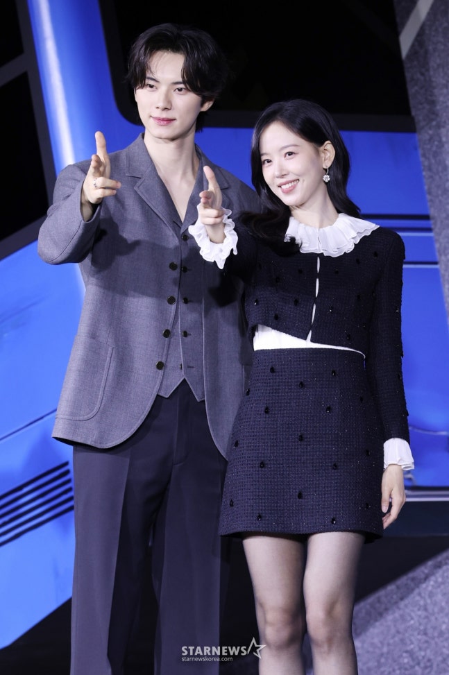 [잡담] 캐셔로) 제작발표회 사진 | 인스티즈